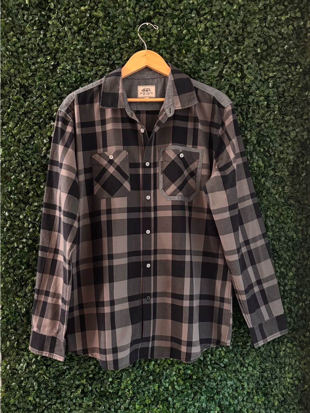 NWOT Ecko Unltd. Men’s XL Plaid Long Sleeve Button Down Shirt